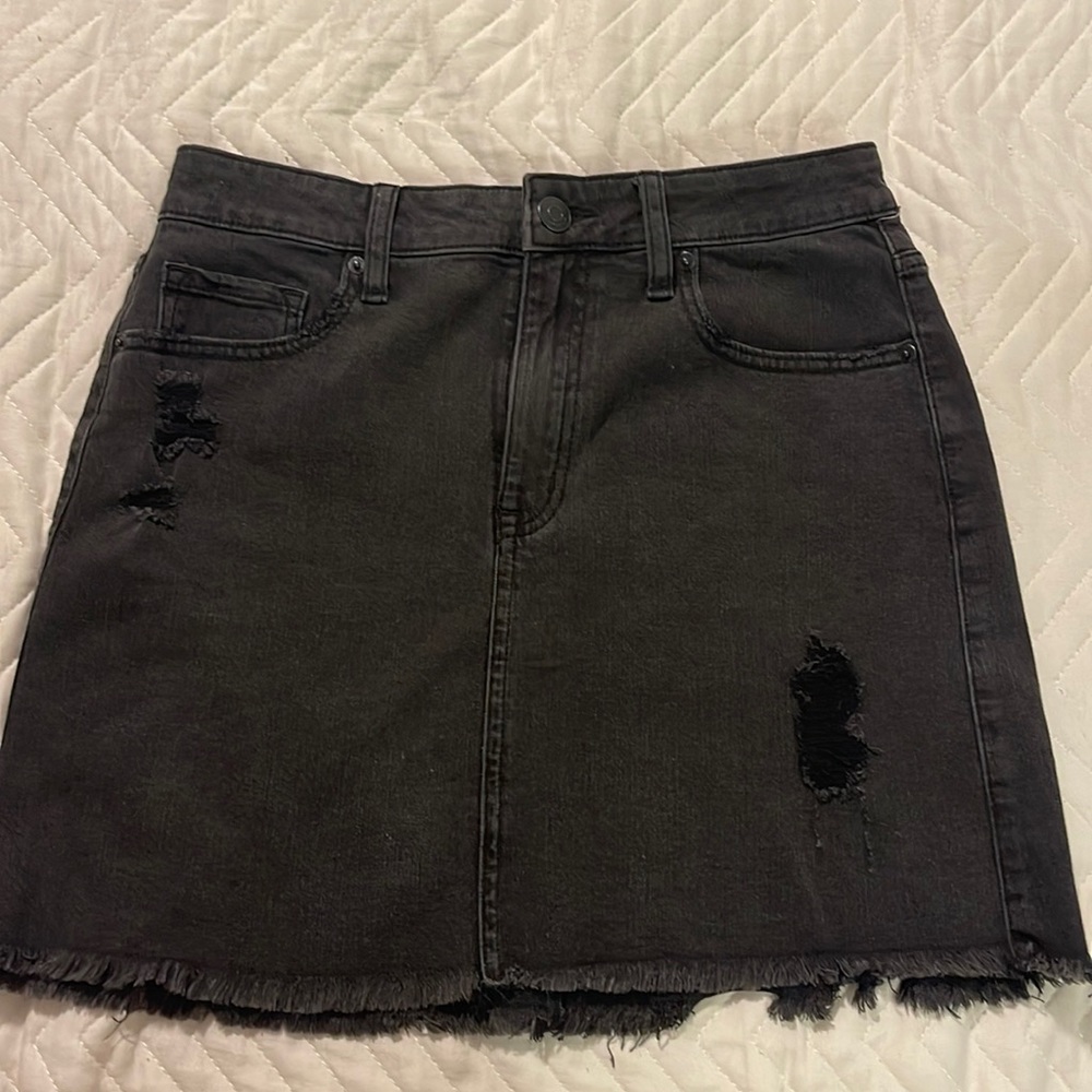 Aeropostale size 4 skirt. good condition.